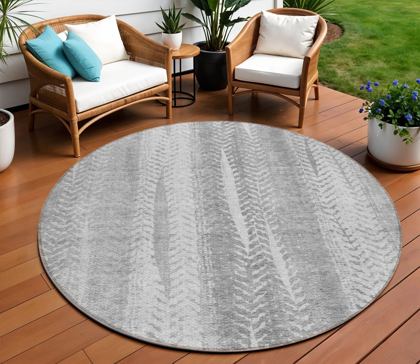 8' Silver Gray And Graphite Round Botanical Leaves Washable Indoor Outdoor Area Rug
